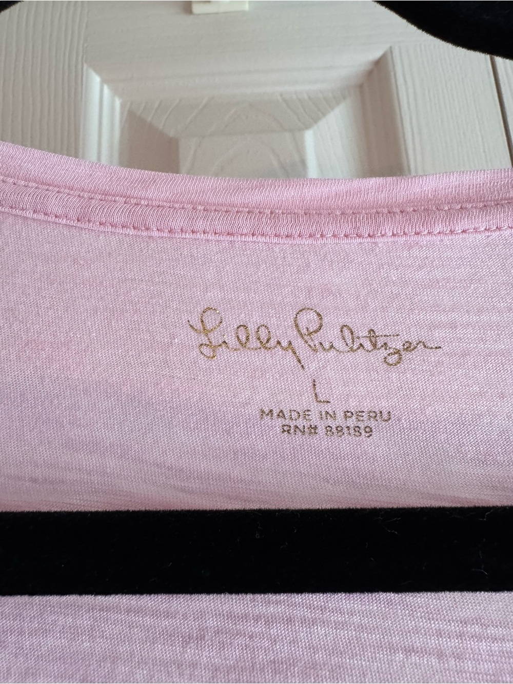 LILLY PULITZER Etta V-Neck Top, Pale Pink, Size Large, CALLALILLY PINK, EUC - Picture 2 of 4